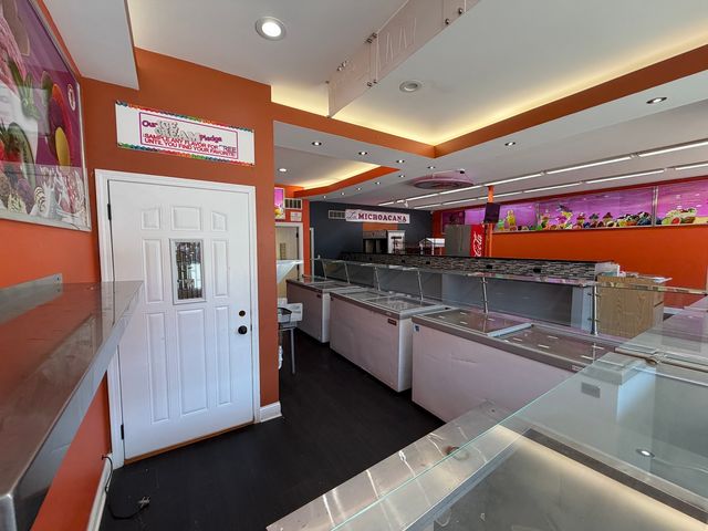10111 S Ewing Avenue, Chicago, IL 60617