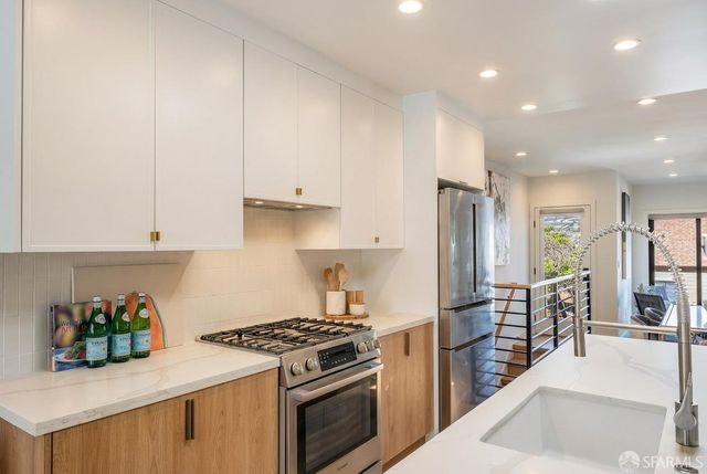 32 Edinburgh Street, San Francisco, CA 94112