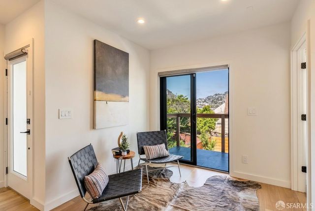 32 Edinburgh Street, San Francisco, CA 94112