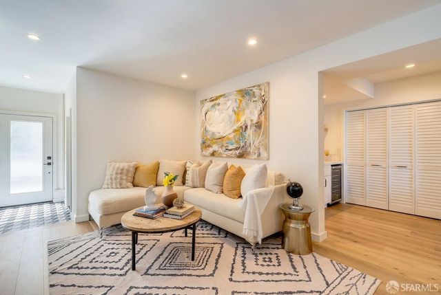 32 Edinburgh Street, San Francisco, CA 94112