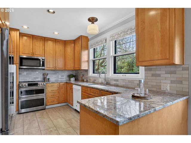 6971 N VINCENT Ave, Portland, OR 97217