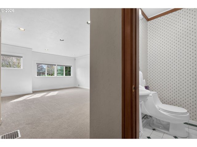 6971 N VINCENT Ave, Portland, OR 97217