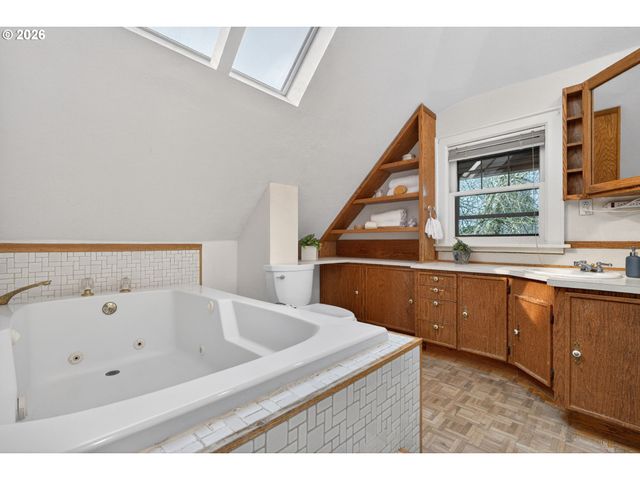 6971 N VINCENT Ave, Portland, OR 97217