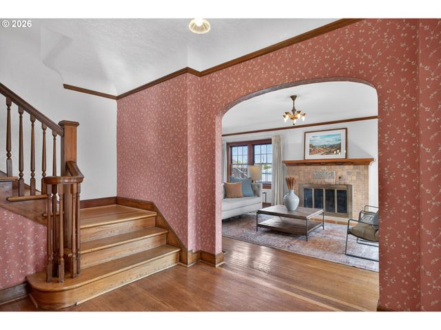 6971 N VINCENT Ave, Portland, OR 97217