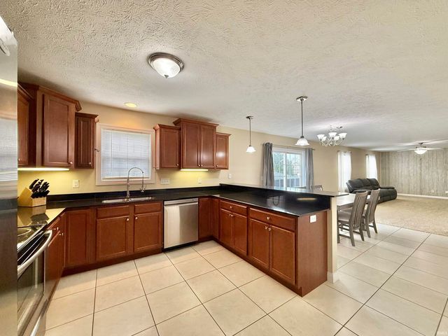 10644 Tecumseh Drive, Newburgh, IN 47630