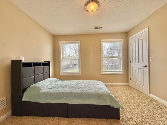 10644 Tecumseh Drive, Newburgh, IN 47630