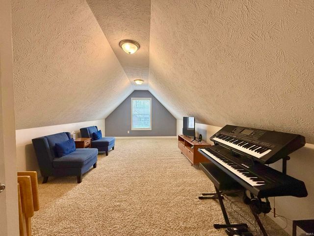 10644 Tecumseh Drive, Newburgh, IN 47630