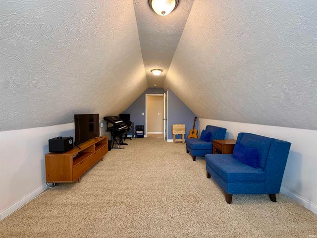 10644 Tecumseh Drive, Newburgh, IN 47630