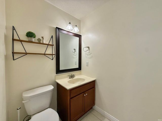 10644 Tecumseh Drive, Newburgh, IN 47630