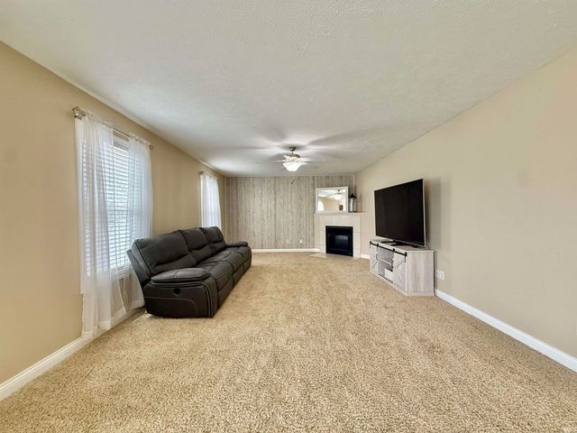 10644 Tecumseh Drive, Newburgh, IN 47630