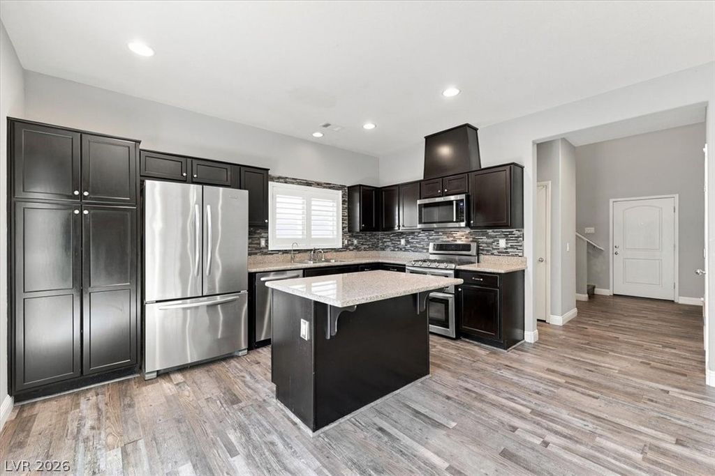 7950 Lost Ranger Peak Street, Las Vegas, NV 89166 — photo 4