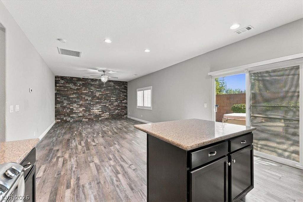 7950 Lost Ranger Peak Street, Las Vegas, NV 89166 — photo 5