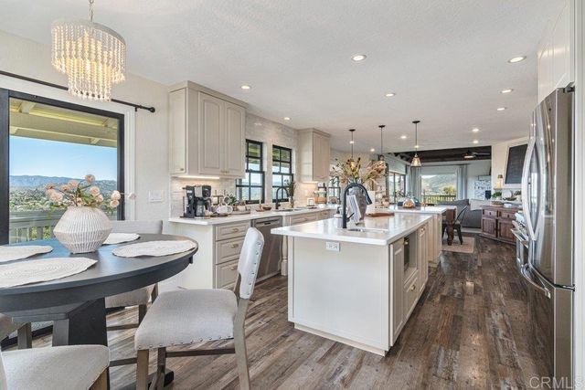 2187 Mil Sorpresas Drive, Fallbrook, CA 92028