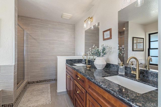 2187 Mil Sorpresas Drive, Fallbrook, CA 92028