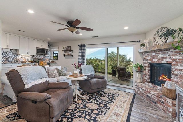 2187 Mil Sorpresas Drive, Fallbrook, CA 92028