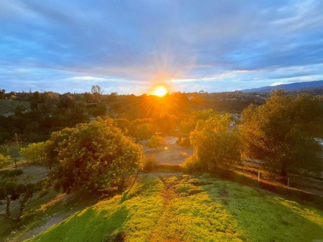 2187 Mil Sorpresas Drive, Fallbrook, CA 92028