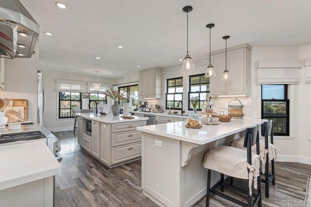 2187 Mil Sorpresas Drive, Fallbrook, CA 92028