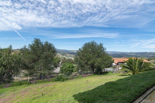 2187 Mil Sorpresas Drive, Fallbrook, CA 92028
