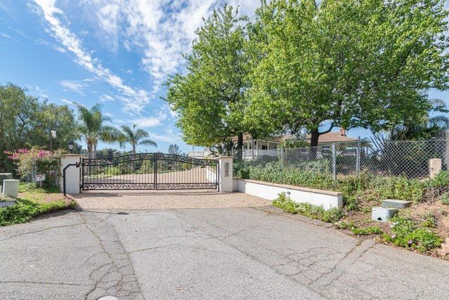 2187 Mil Sorpresas Drive, Fallbrook, CA 92028