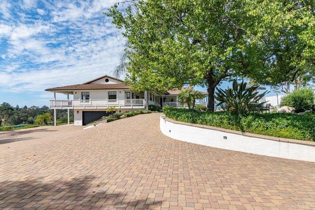 2187 Mil Sorpresas Drive, Fallbrook, CA 92028