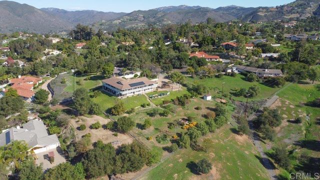 2187 Mil Sorpresas Drive, Fallbrook, CA 92028