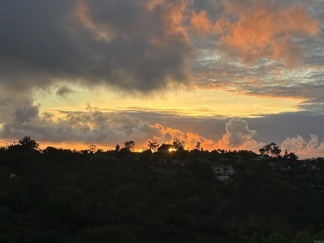 2187 Mil Sorpresas Drive, Fallbrook, CA 92028