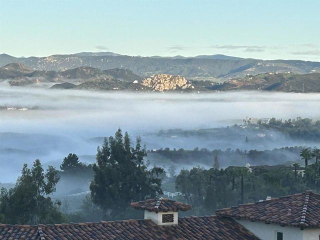 2187 Mil Sorpresas Drive, Fallbrook, CA 92028