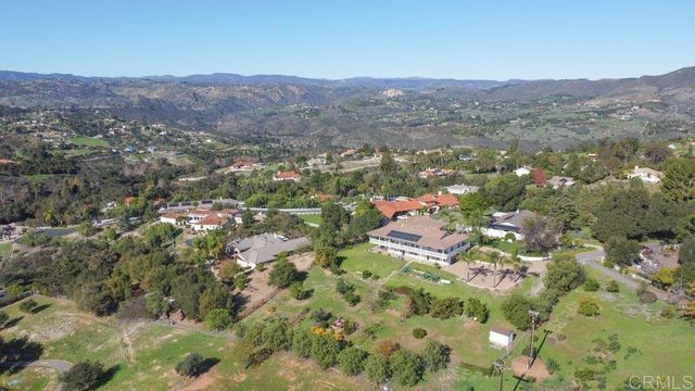 2187 Mil Sorpresas Drive, Fallbrook, CA 92028