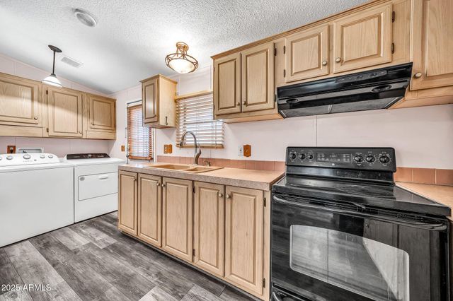 19401 N 7TH Street 142, Phoenix, AZ 85024