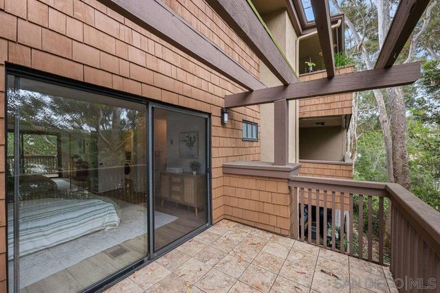 8860 Villa La Jolla Drive 217, La Jolla, CA 92037