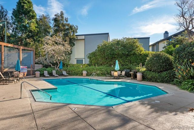 8860 Villa La Jolla Drive 217, La Jolla, CA 92037