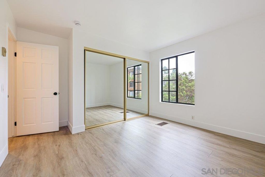 Image 12 of property listing at 8860 Villa La Jolla Drive 217, La Jolla, CA 92037