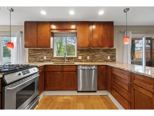 11040 Sw 63RD Ave, Portland, OR 97219