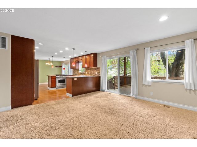 11040 Sw 63RD Ave, Portland, OR 97219