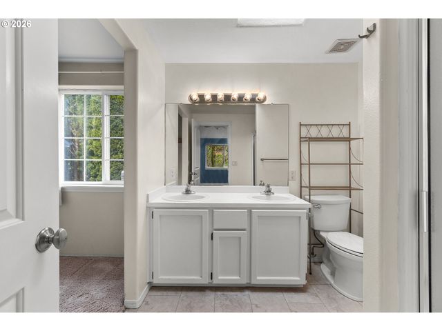 11040 Sw 63RD Ave, Portland, OR 97219