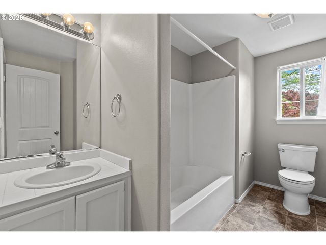 11040 Sw 63RD Ave, Portland, OR 97219