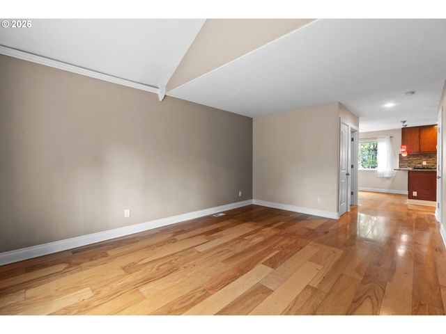 11040 Sw 63RD Ave, Portland, OR 97219