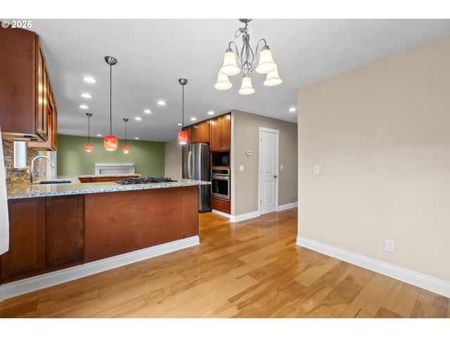 11040 Sw 63RD Ave, Portland, OR 97219