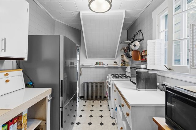 56 Hathaway Rd, Dartmouth, MA 02747