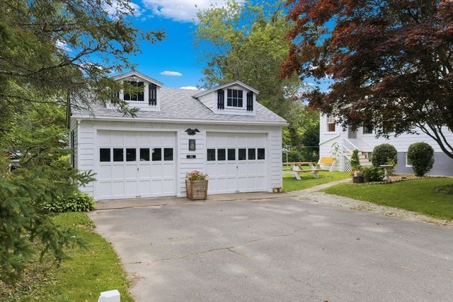 56 Hathaway Rd, Dartmouth, MA 02747