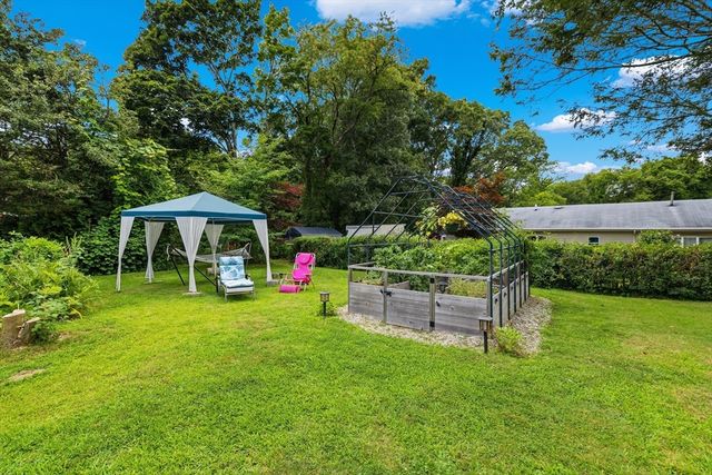 56 Hathaway Rd, Dartmouth, MA 02747