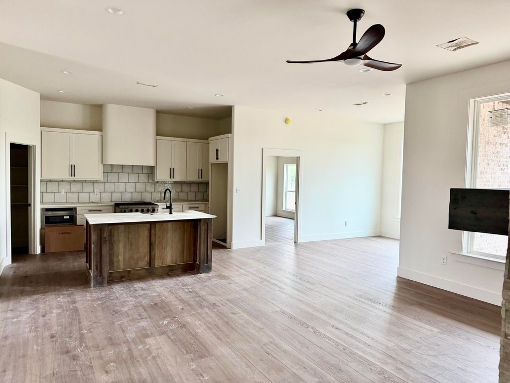 Image 3 of property listing at 3661 Dominion Ridge Dr, San Angelo, TX 76904