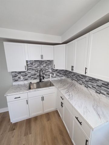 3361 W Ridgeway Avenue, Flint, MI 48504