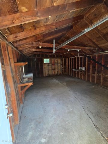 3361 W Ridgeway Avenue, Flint, MI 48504