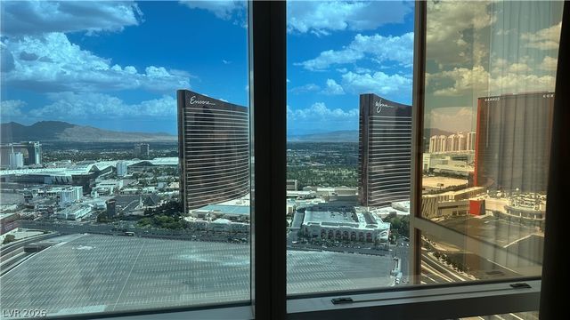 2000 North Fashion Show Drive 4610, Las Vegas, NV 89109