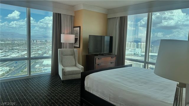 2000 North Fashion Show Drive 4610, Las Vegas, NV 89109