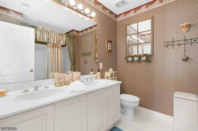 31 Abraham Rd, Readington Twp., NJ 08889