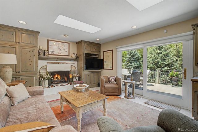 216 W Cheyenne Mountain Boulevard, Colorado Springs, CO 80906