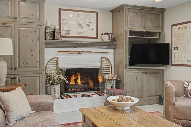 216 W Cheyenne Mountain Boulevard, Colorado Springs, CO 80906