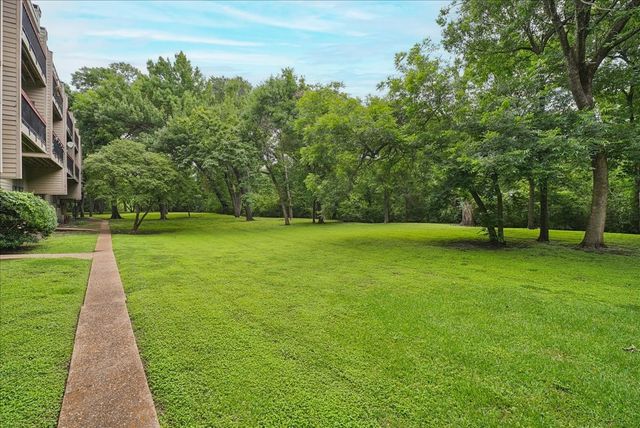 7660 Skillman Street 703, Dallas, TX 75231